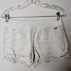 Hollister Ivory Floral Summer Elastic Waist Lace Comfy Short Shorts Medium